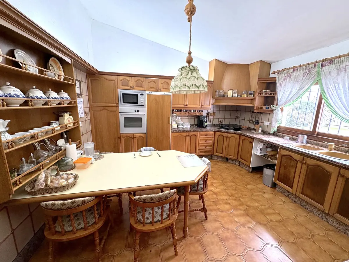 House – Detached Villa 450 M² In Estepona, Spain