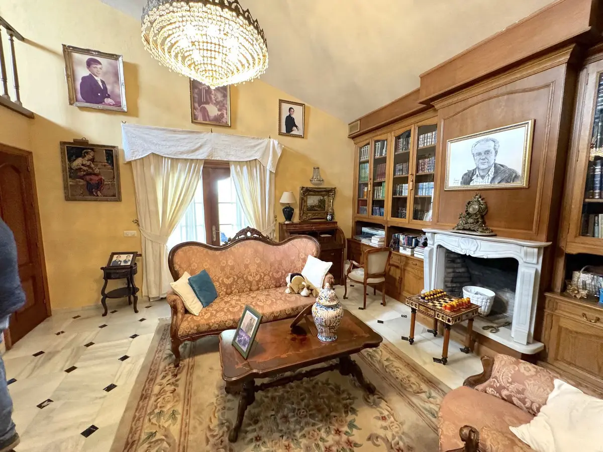 House – Detached Villa 450 M² In Estepona, Spain