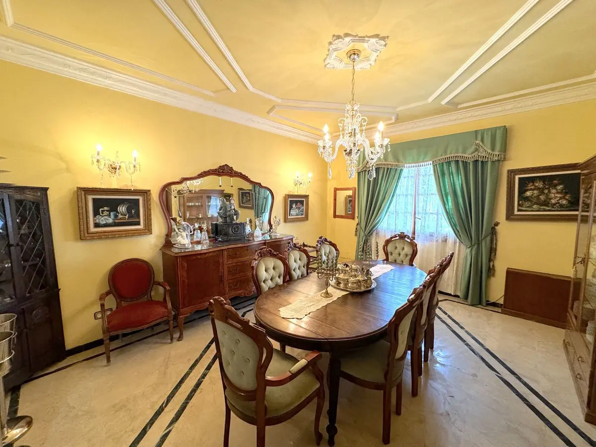 House – Detached Villa 450 M² In Estepona, Spain