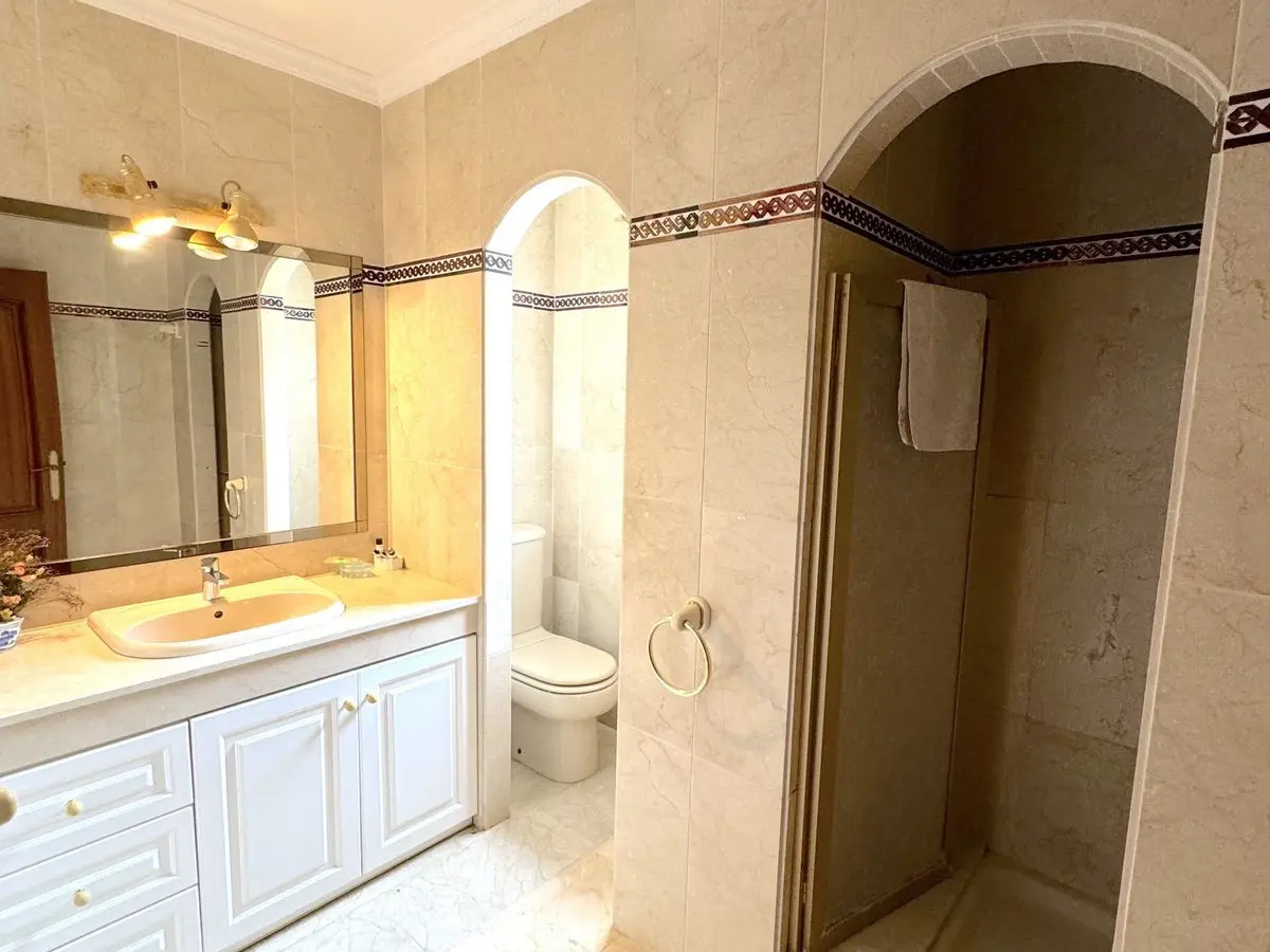 House – Detached Villa 450 M² In Estepona, Spain