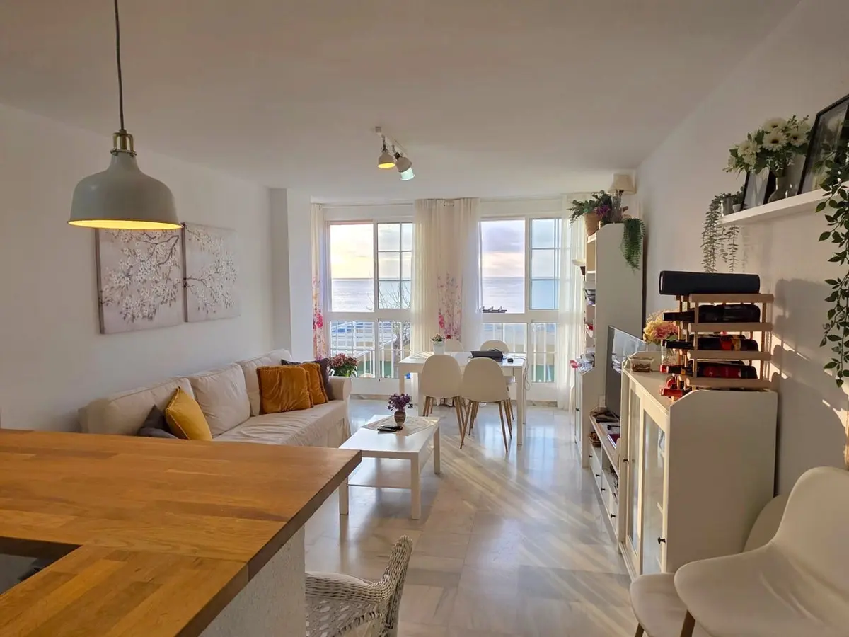 Middle Floor Apartment With 2 Bedrooms In San Luis De Sabinillas