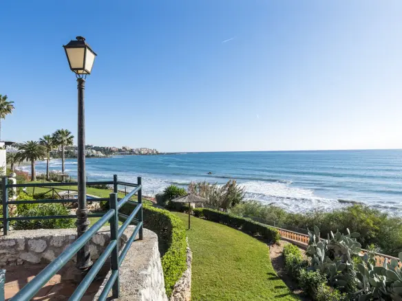 Townhouse With 3 Bedrooms In Estepona, Spain