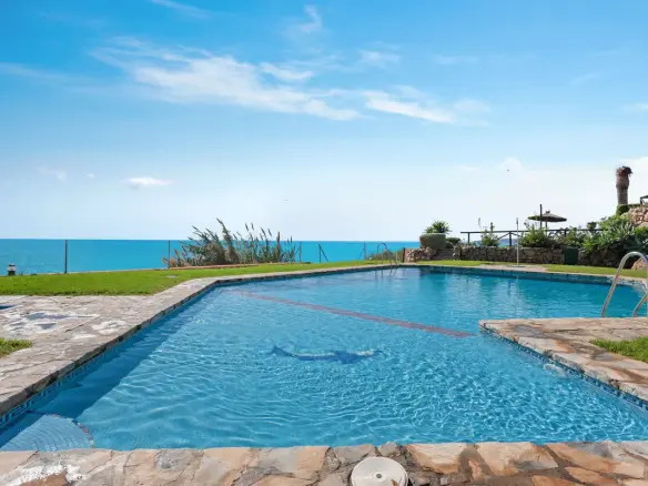Townhouse With 3 Bedrooms In Estepona, Spain