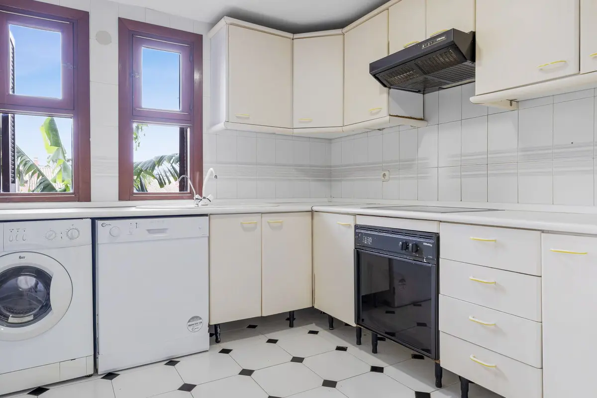 Townhouse With 3 Bedrooms In Estepona, Spain