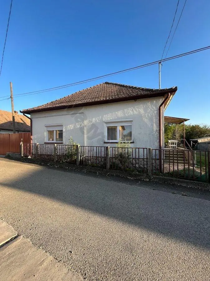 House Of 0 M² With Features In Csikóstőttős, Tolna