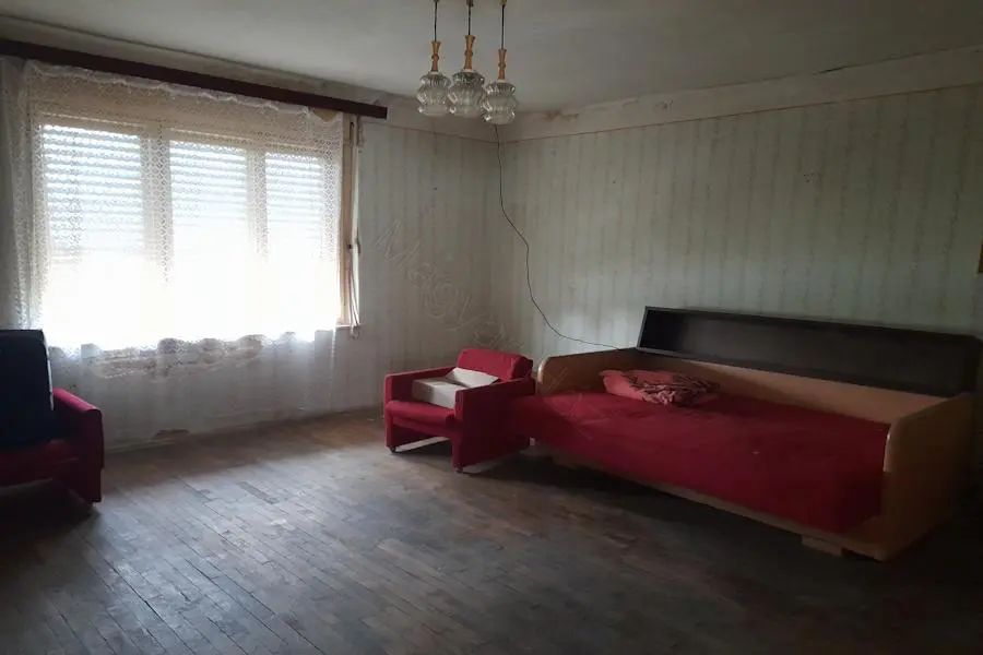 House Of 0 M² With Garden In Csokonyavisonta