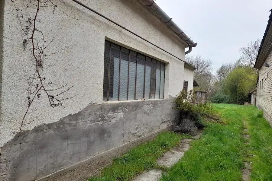 House Of 0 M² With Garden In Csokonyavisonta