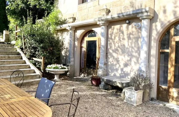 4-bedroom Property Of 200 M² With Garden And Folly In Confolens
