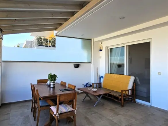 2-bedroom Flat In Gazi, Greece (85 M²)