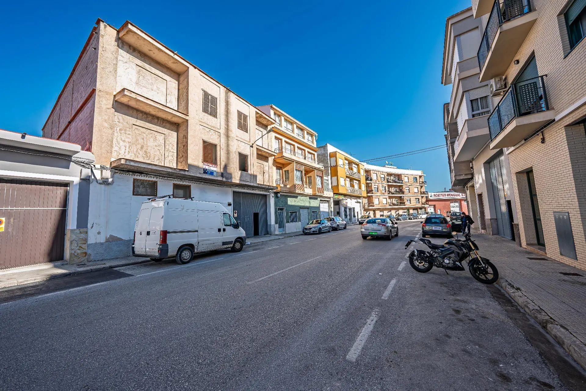 Building 793 M² In Pego, Spain