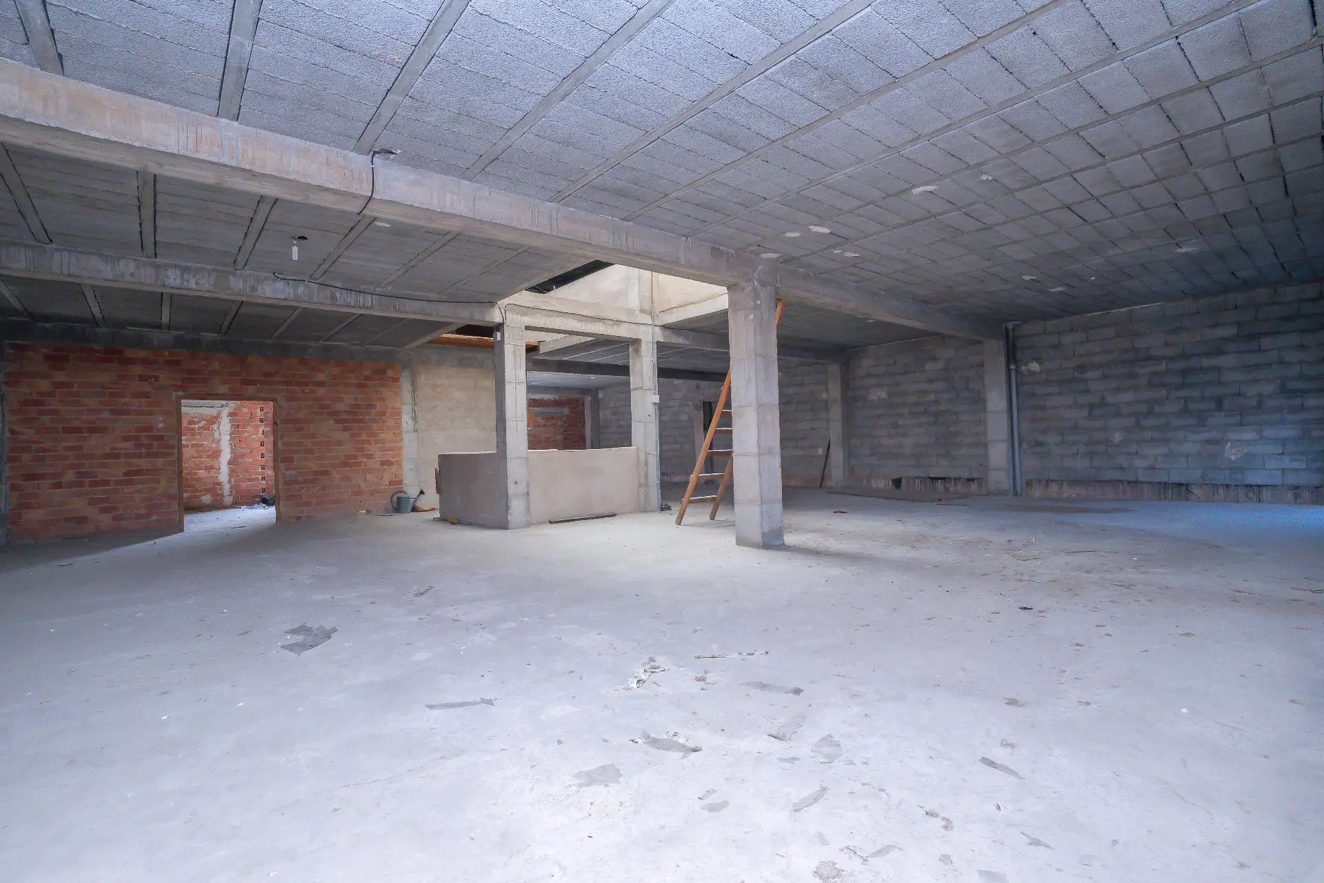 Building 793 M² In Pego, Spain