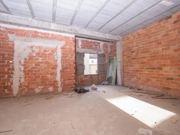 Building In Pego, Spain (793 M²)