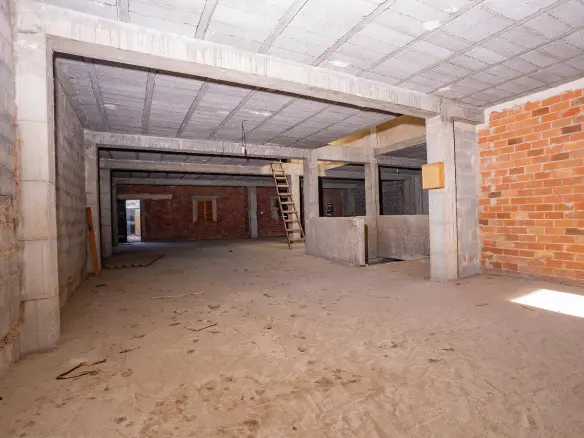 Building In Pego, Spain (793 M²)