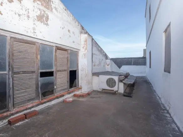 Building In Pego, Spain (793 M²)