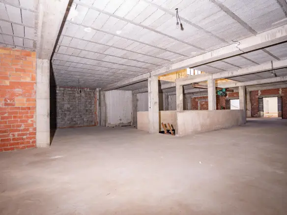 Building In Pego, Spain (793 M²)