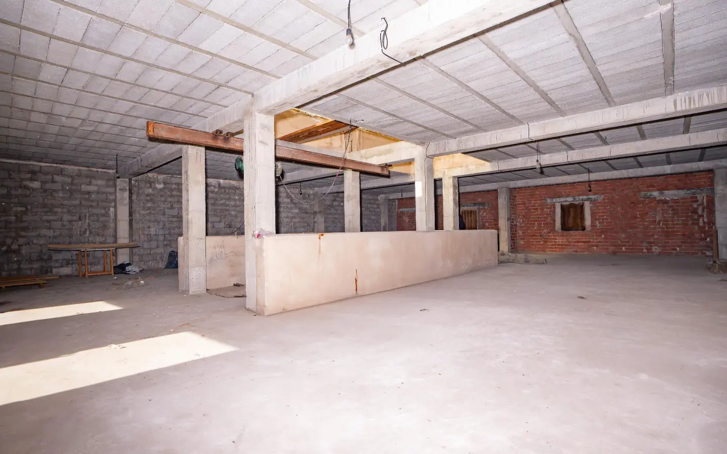 Building In Pego, Spain (793 M²)