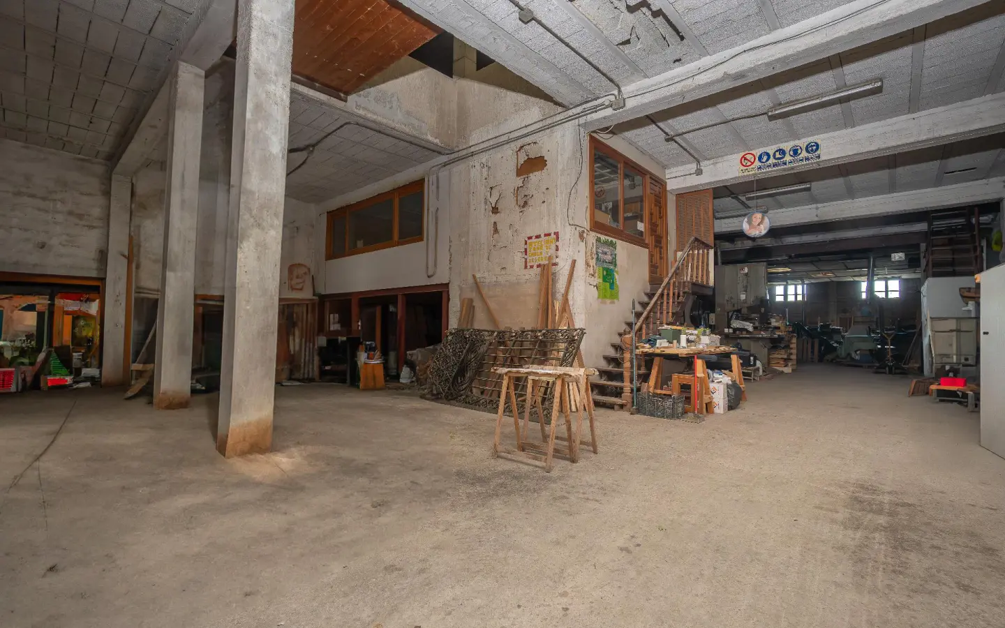 Building In Pego, Spain (793 M²)