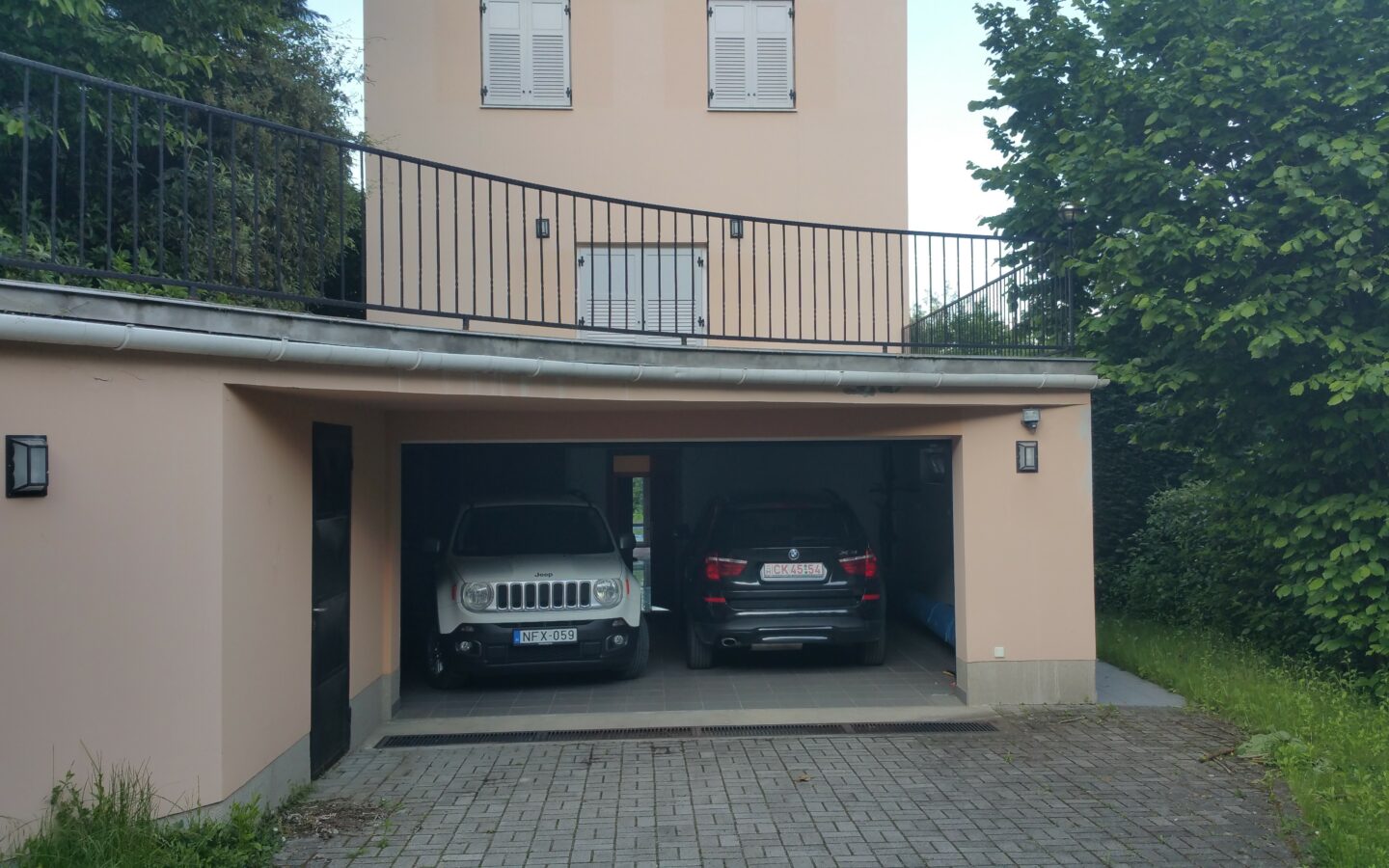 Exclusive Family Villa With Outdoor Swimming Pool In District Ii, Budapest – Máriaremete