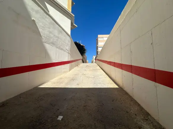 Garage In Torrevieja, Spain (37 M²)