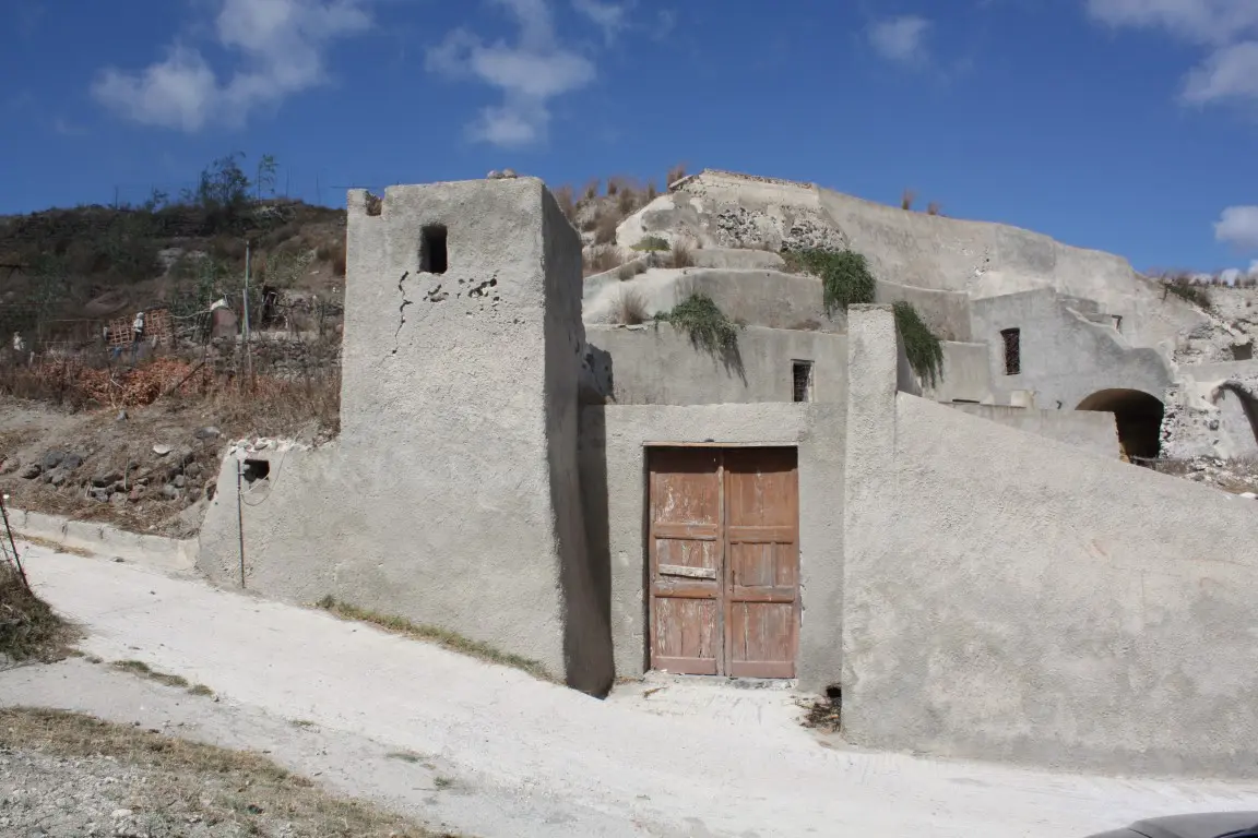 Land Of 29000 M² In Santorini