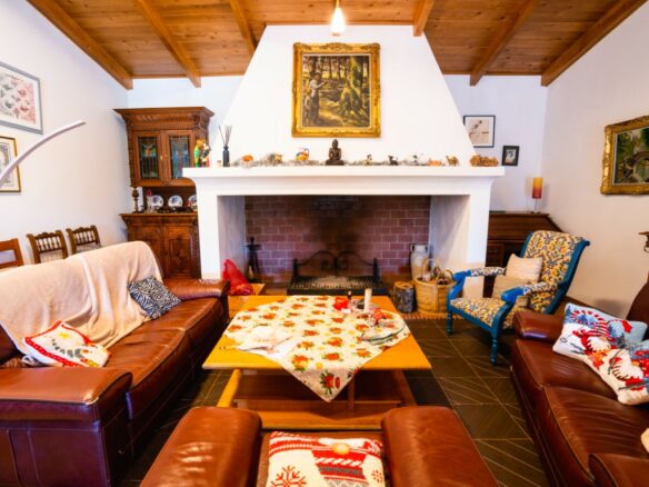 Country House Of 9 Rooms With Guest House, Pool, And Sauna In South Portugal