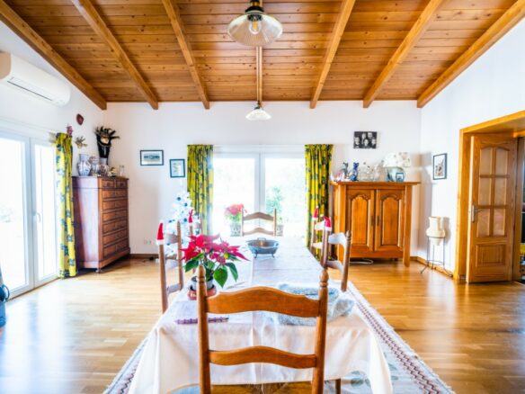 Country House Of 9 Rooms With Guest House, Pool, And Sauna In South Portugal