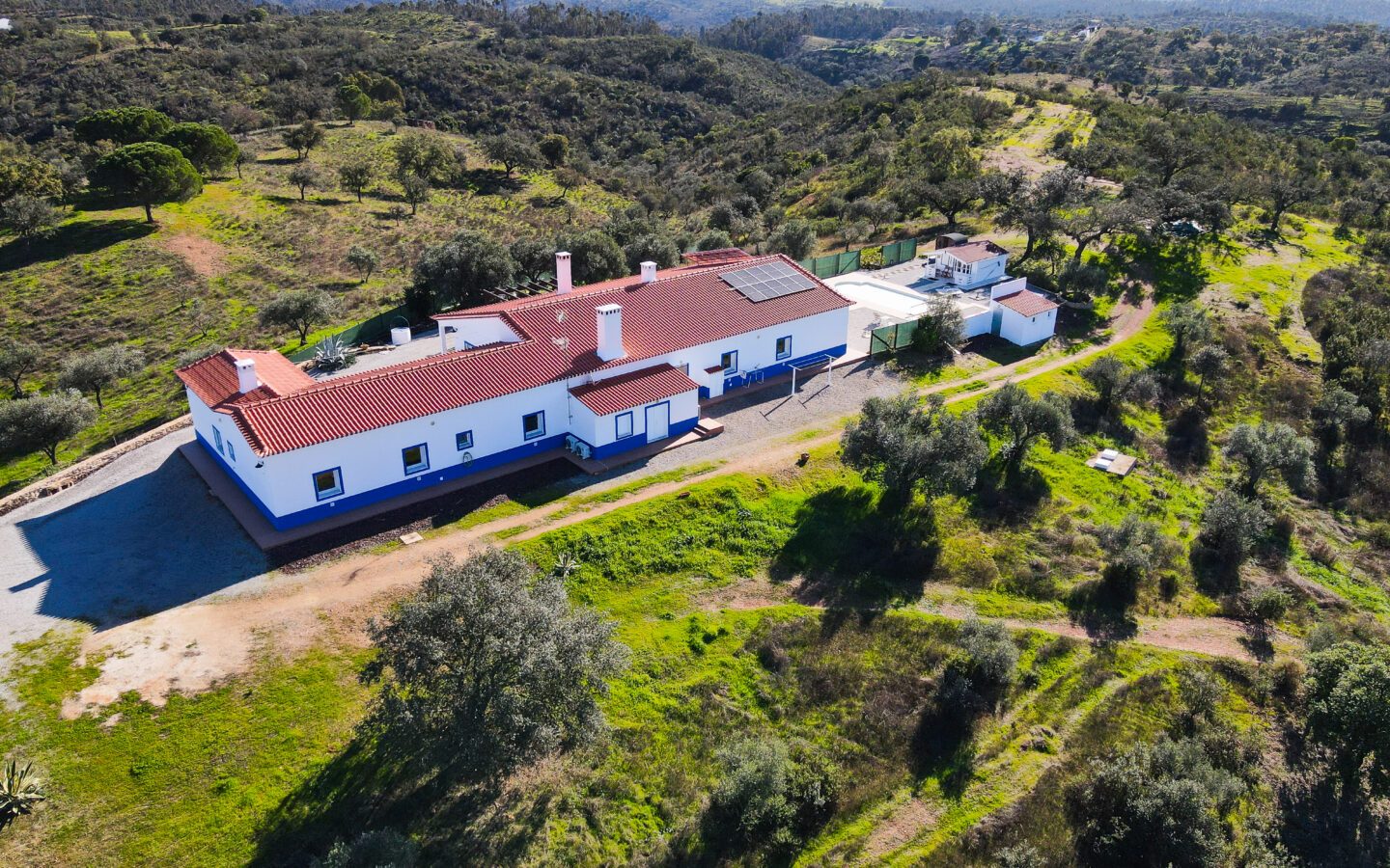 Country House Of 9 Rooms With Guest House, Pool, And Sauna In South Portugal