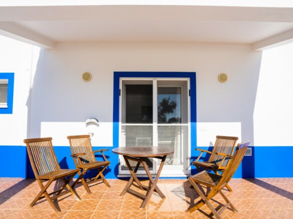 Country House Of 9 Rooms With Guest House, Pool, And Sauna In South Portugal