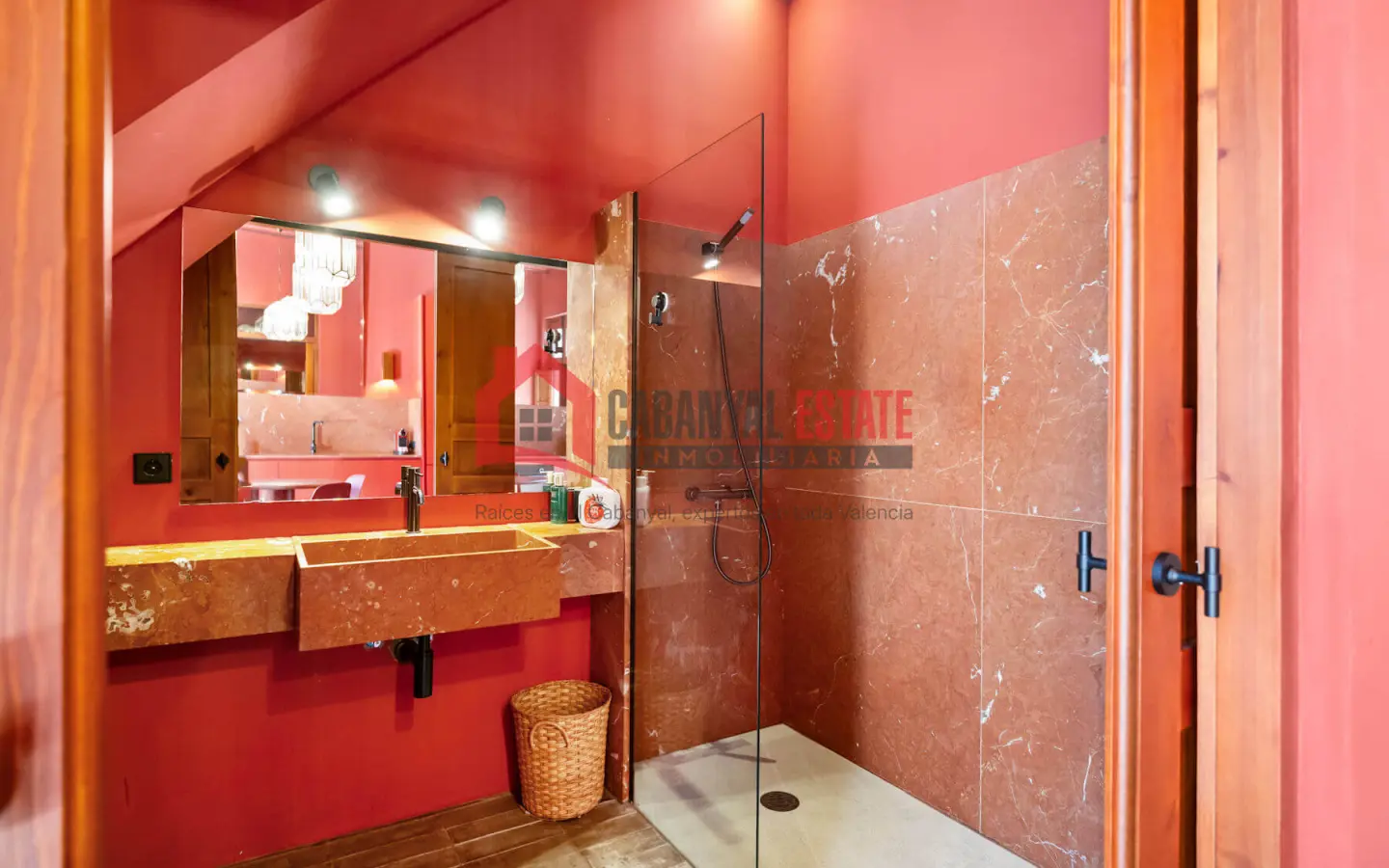 Apartment Of 80 M² In Valencia, Spain