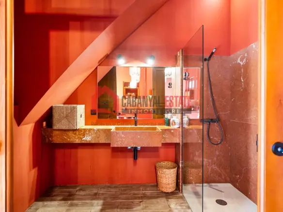 Apartment Of 80 M² In Valencia, Spain