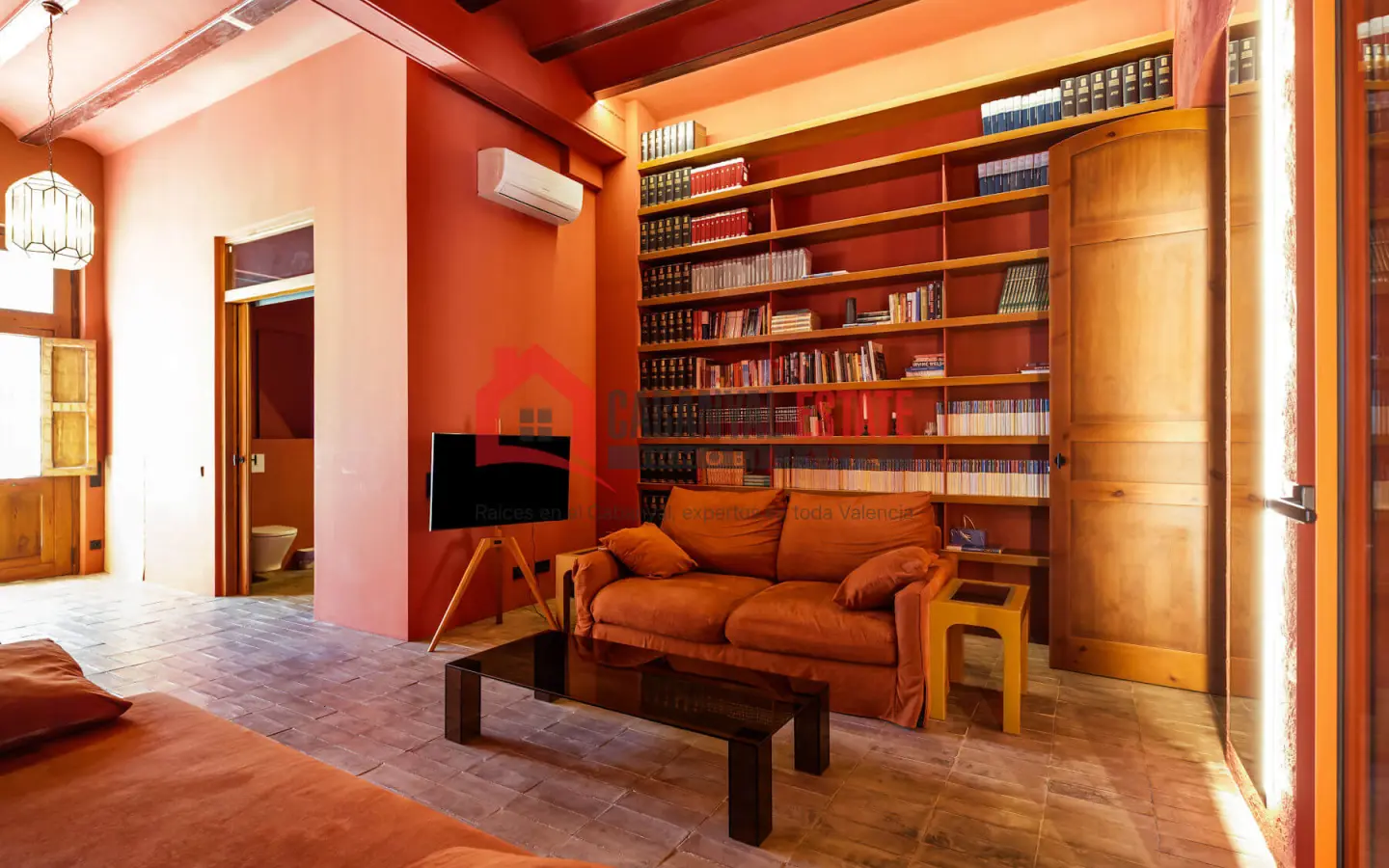Apartment Of 80 M² In Valencia, Spain