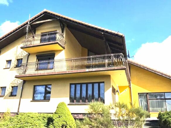 House Of 700 M² With Garden And Privacy In [location]