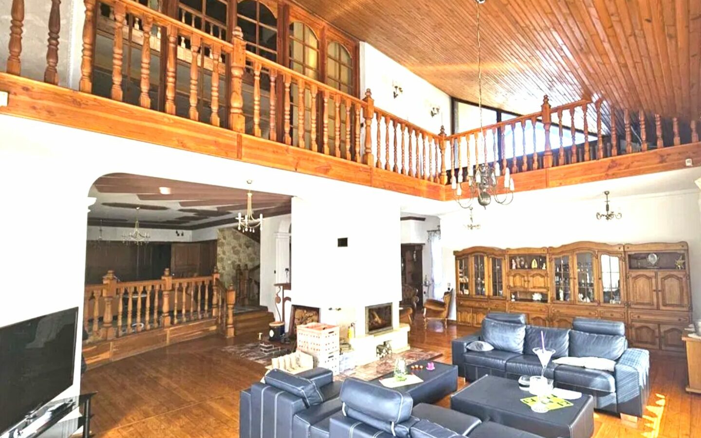 House Of 700 M² With Garden And Privacy In [location]