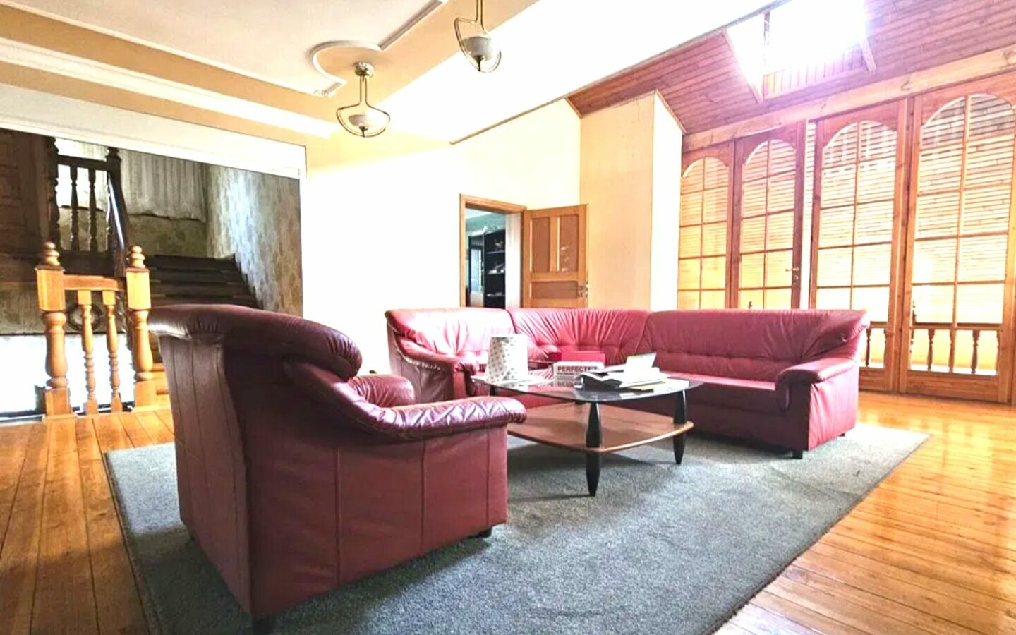 House Of 700 M² With Garden And Privacy In [location]