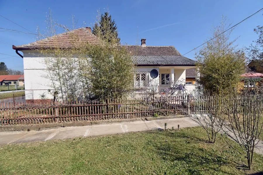 House Of 150 M² With Garden In Pat, Zala