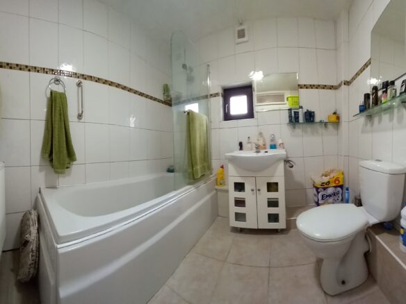 House Of 39 Km² With 3 Bedrooms And Renovation Near Varna
