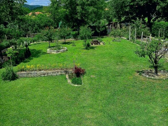 House Of 39 Km² With 3 Bedrooms And Renovation Near Varna