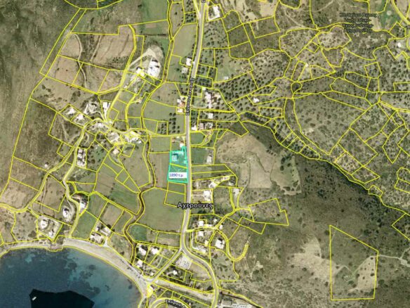 Land Of 1890 M² Acherounes In Skyros