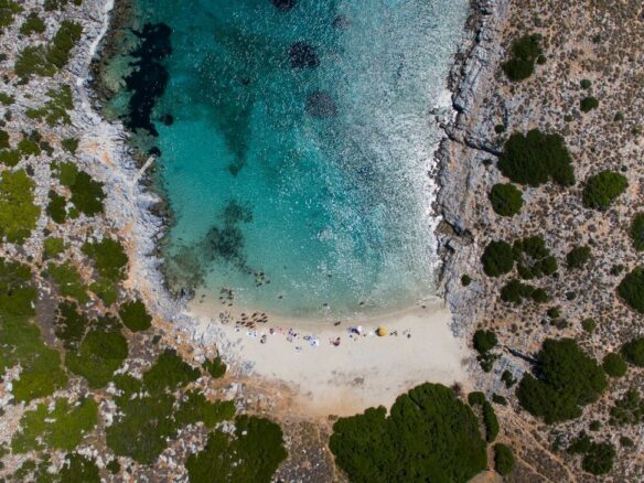 Land Of 1890 M² Acherounes In Skyros