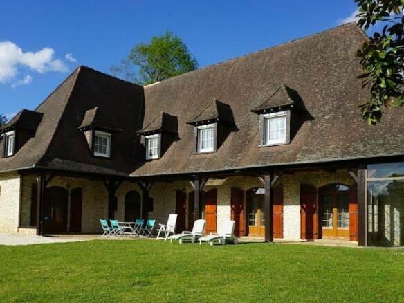 Property Of 2 Ponds In Dordogne, France