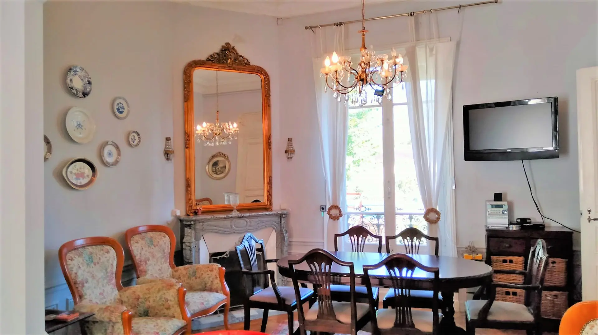 Maison De Maître Of 5 Bed With Pool, Gîte, Fast Internet In Nr. Angoulême