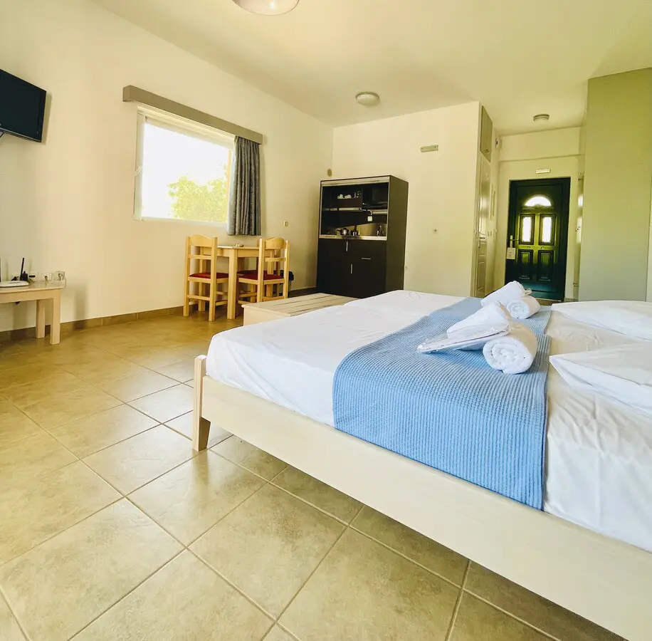 Hotel Of 1000 M² In Peloponnese