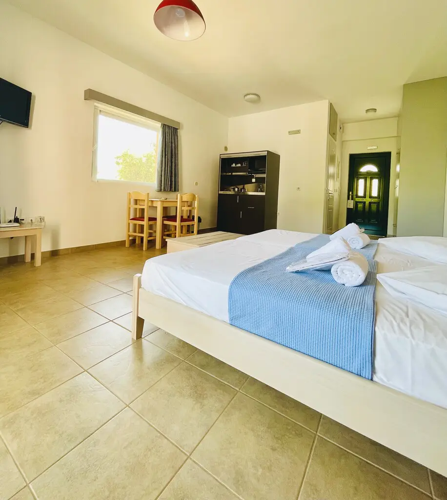 Hotel Of 1000 M² In Peloponnese