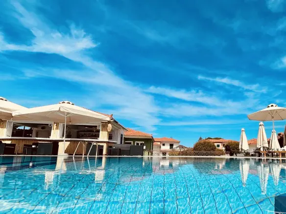 Hotel Of 1000 M² In Peloponnese
