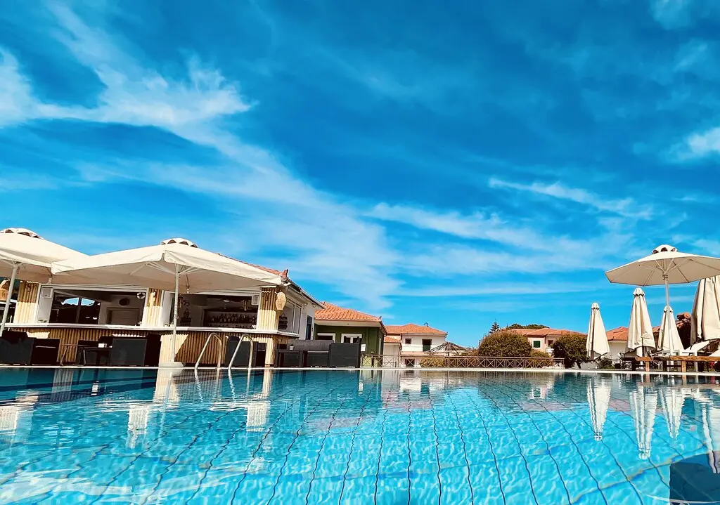 Hotel Of 1000 M² In Peloponnese