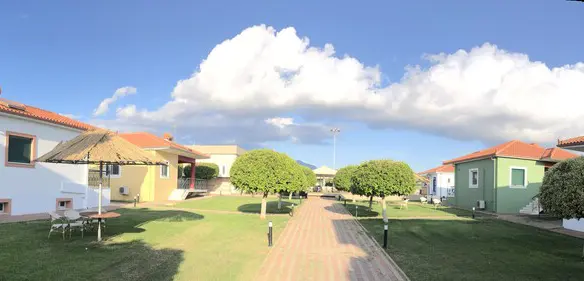 Hotel Of 1000 M² In Peloponnese