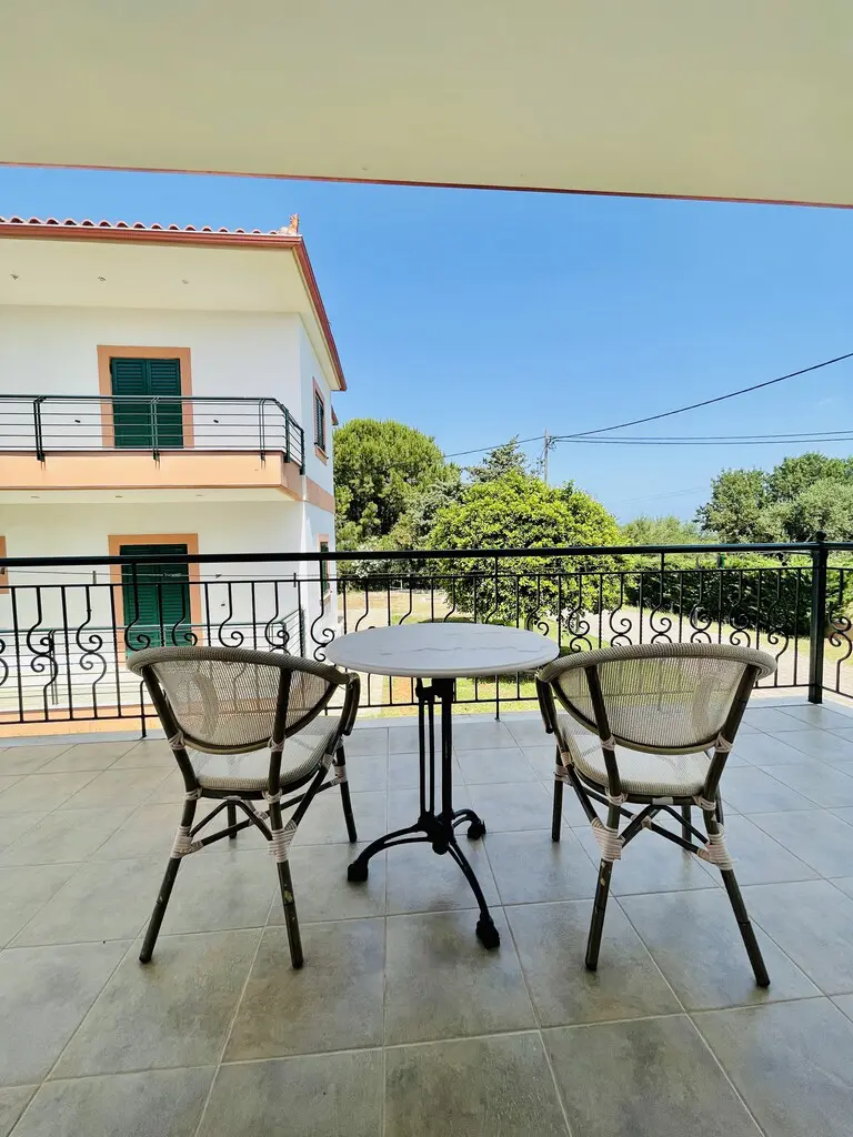 Hotel Of 1000 M² In Peloponnese