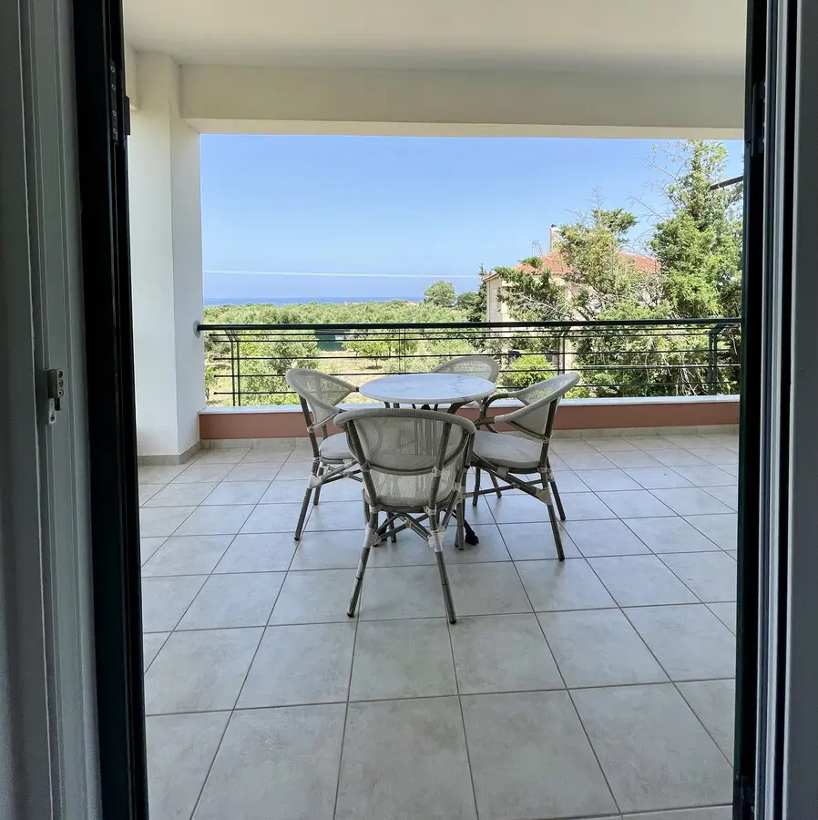 Hotel Of 1000 M² In Peloponnese