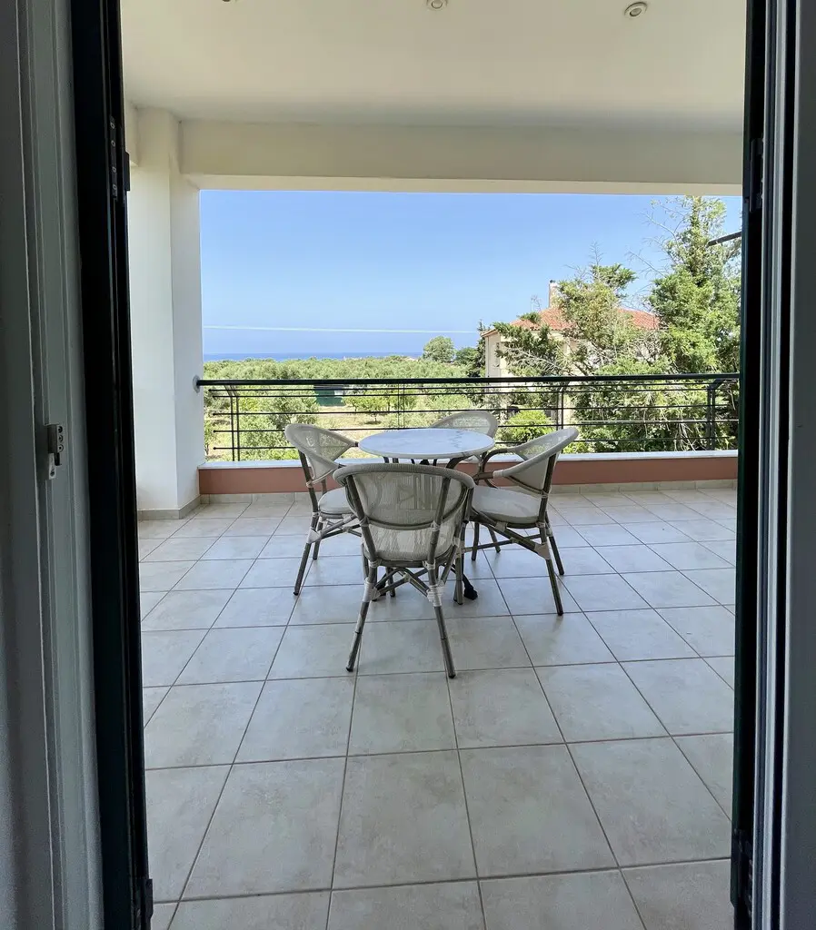 Hotel Of 1000 M² In Peloponnese