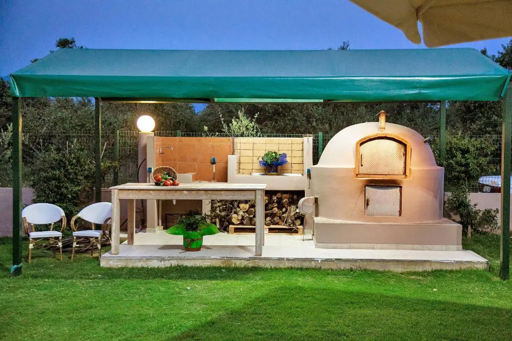 Hotel Of 1000 M² In Peloponnese